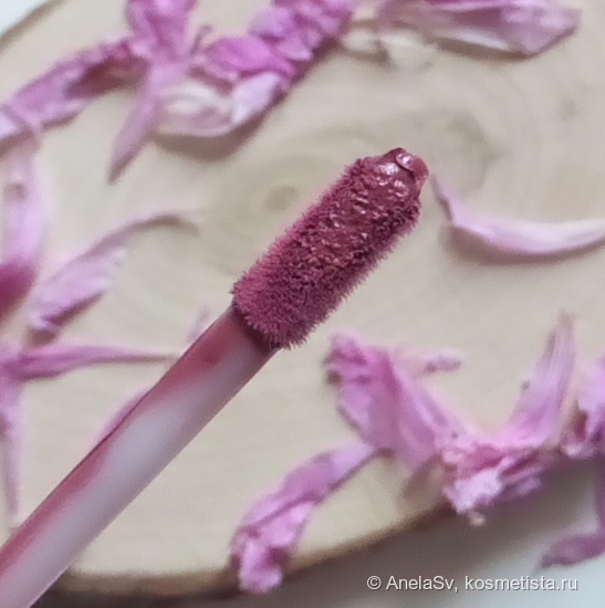 Revlon Ultra HD Matte Lip Color 655 HD Kisses Baisers