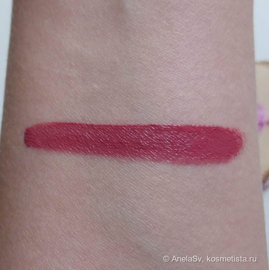 Revlon Ultra HD Matte Lip Color 655 HD Kisses Baisers