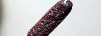 Не хуже Худы: Lottie London Duo-chromer Lip Gloss #Iconic Дуохромный блеск для губ