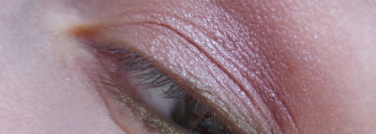 Essence Crystal Power Eyeshadow Palette