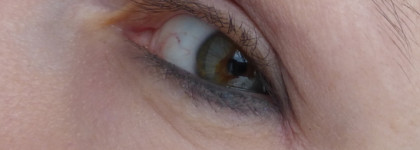 Revlon Colorstay 2 in 1 Angled Kajal Карандаш для глаз с щеточкой #104 Graphite