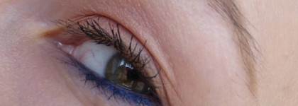 Синие смоки: Pupa The Dark side of beauty Multi-rerective smoky eyeshadow Тени мультиблик Смоки №6 и Extreme Kajal Карандаш-кайал для глаз #003