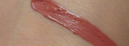 Классика среди матовых: Huda Beauty liquid matte Bombshell