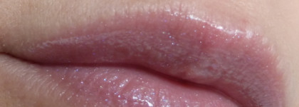 Лучший сияющий блеск Essence Extreme shine Volume Lipgloss 03 Dusty Rose