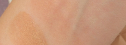 Лучший мерцающий бронзер в масс-маркете: Rimmel Radiance Brick 002 medium