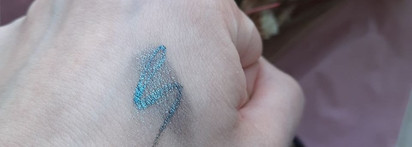 Holo day: Eveline Variete Waterproof liquid eyeliner Chameleon