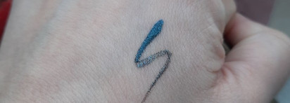 Holo day: Eveline Variete Waterproof liquid eyeliner Chameleon