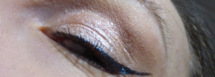 Holo day: Eveline Variete Waterproof liquid eyeliner Chameleon