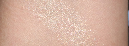 Цветочная красота: Essence aloha, babes! flower highlighter #01 Paradise. Glow. Repeat