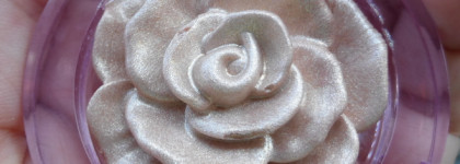 Цветочная красота: Essence aloha, babes! flower highlighter #01 Paradise. Glow. Repeat