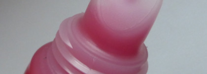 Sparkling Cosmo Palette: Блеск для губ Essence Juicy bomb 04 Crazy Cherry