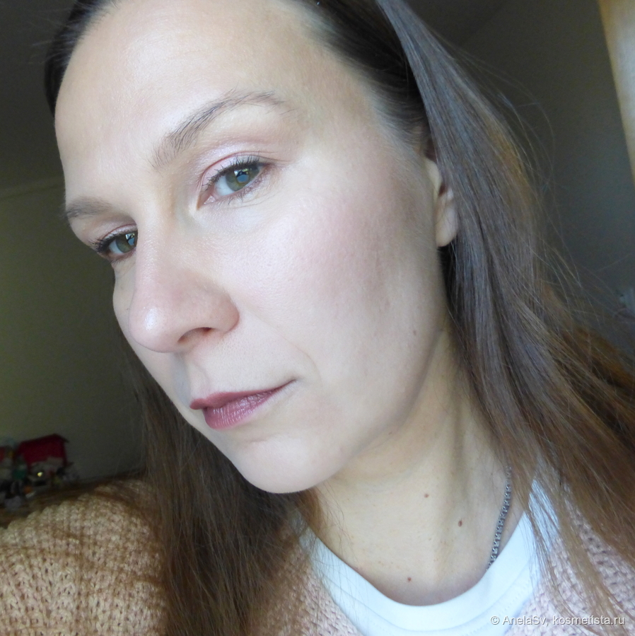 В общем виде с пудрой и хайлайтером