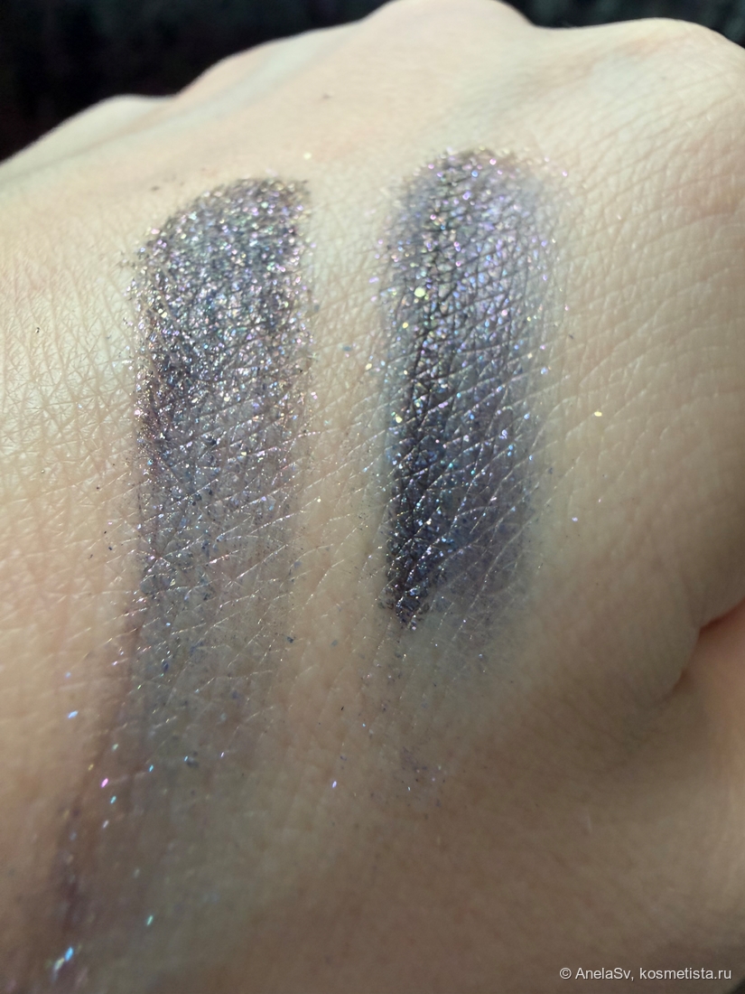 Слева на голую кожу, справа на черный кайал