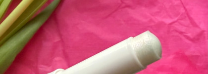 Тени-стик Essence Jelly Jewels glitter stick 01 Frosted Twinkle