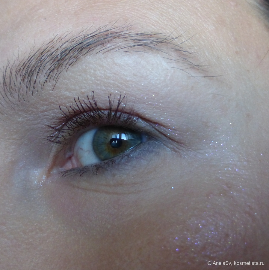 А в тени он такой