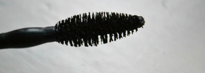 Распахните взгляд с тушью для ресниц Maybellinе Colossal Go Extreme Leather Black