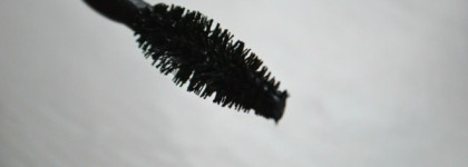 Распахните взгляд с тушью для ресниц Maybellinе Colossal Go Extreme Leather Black