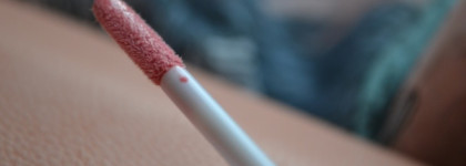 Кукла Маша, кукла Даша... Возможно ли добиться кукольного эффекта с блеском для губ Limoni  Rich Color Gloss в оттенке 106?