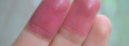 Странный предмет: вроде помада хорошая, а вроде и нет - чудеса с L'Oreal Paris Rouge Signature Tint в оттенке 105 I rule