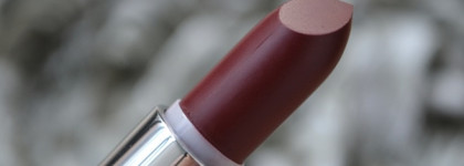Святая простота или ничего святого? Разбор полётов с Catrice Pure Simplicity matt lip colour в оттенках С03 Coral Crush и С04 Moody Plum