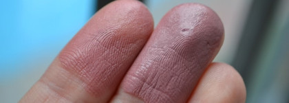 "Кина не будет" с помадой Stellary Black Collection в оттенке 01 / 90's Glam