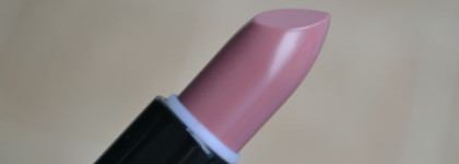 "Кина не будет" с помадой Stellary Black Collection в оттенке 01 / 90's Glam