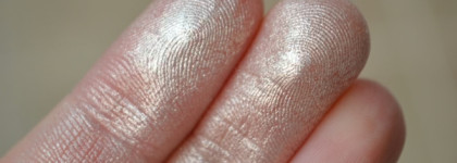 Не тот, кем кажется. Хайлайтер More Than Glow от Сatrice в оттенке 010 Ultimate Platinum Glaze