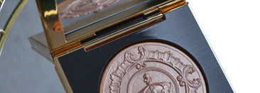 Царская роскошь - хайлайтер Pat Mcgrath Labs Skin Fetish: Sublime Skin Highlighter (Lunar Nude)