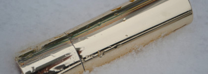 Запоздалая искра новогоднего настроения? Помада Kiko Milano A Holiday Fable Enchanting Lipstick в оттенке 01 Dazzling Nude