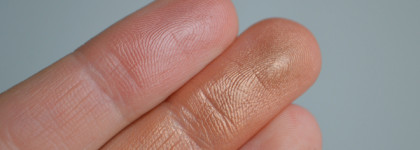 Фантастическая находка - румяна Essence The Blush в оттенках 10 Befitting и 20 Bespoke