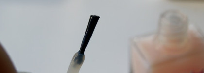 Мои помощники в маникюре, часть первая: базовые и топовые покрытия