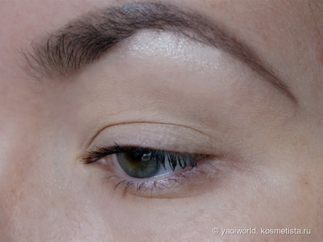 Тени для век Essence the velvets eyeshadow в оттенках #03 smooth caramel & #05 taupe secret