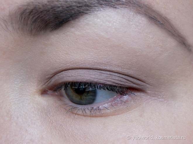 Тени для век Essence the velvets eyeshadow в оттенках #03 smooth caramel & #05 taupe secret