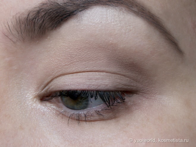 Тени для век Essence the velvets eyeshadow в оттенках #03 smooth caramel & #05 taupe secret