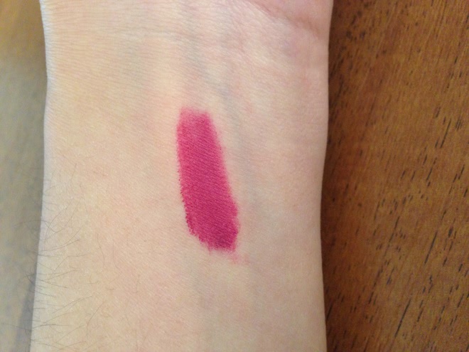 Когда карандаш заменяет помаду. Wet n wild Coloricon в оттенке 664C