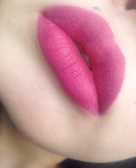 Когда карандаш заменяет помаду. Wet n wild Coloricon в оттенке 664C