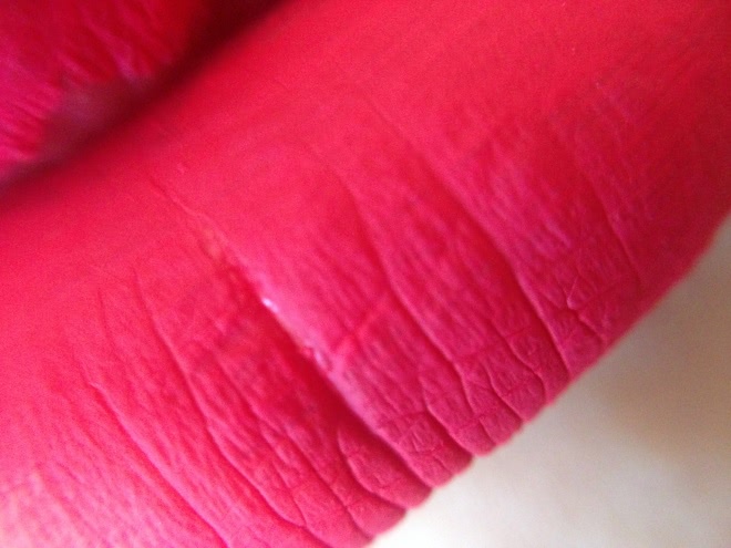 Неоновые губы с Sleek Matte me lip cream в оттенке Brink pink 432