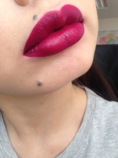 Кому вишенки? Матовая помада Karaja Lip Stay Soft Mat Velvety lipcream в оттенке 5