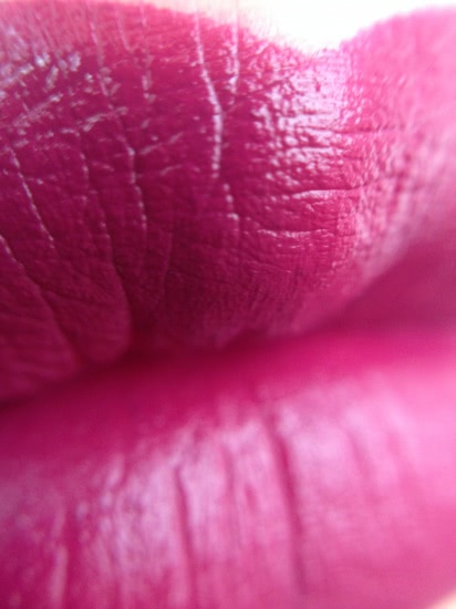 Кому вишенки? Матовая помада Karaja Lip Stay Soft Mat Velvety lipcream в оттенке 5