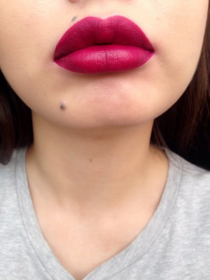 Кому вишенки? Матовая помада Karaja Lip Stay Soft Mat Velvety lipcream в оттенке 5