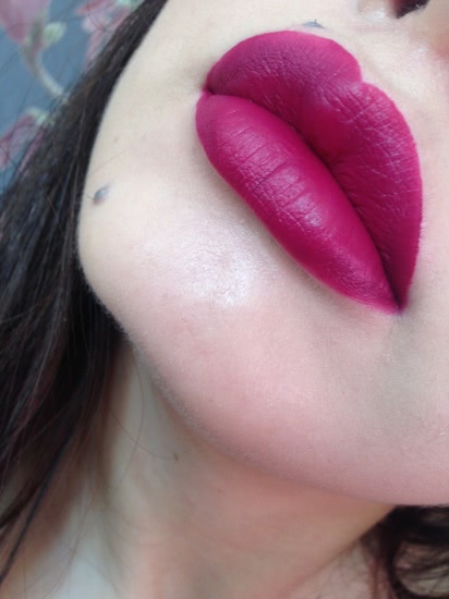 Кому вишенки? Матовая помада Karaja Lip Stay Soft Mat Velvety lipcream в оттенке 5