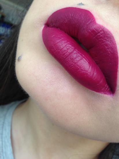 Кому вишенки? Матовая помада Karaja Lip Stay Soft Mat Velvety lipcream в оттенке 5