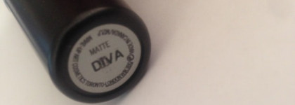 Дивная помада MAC Matte Lipstick в оттенке Diva