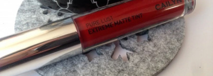 Прекрасный алый Cailyn Pure lust extreme matte tint + velvet в оттенке 37 notable