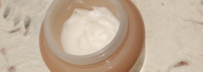 Innisfree: кремы для век