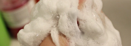 И снова мимо-пенка для умывания Clean Dew Foam Cleanser с экстрактом красного грейпфрута от Tonymoly