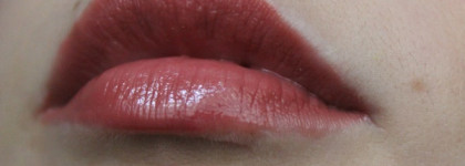 Губная помада Avon "Сияние цвета" в оттенках Vivid Cherry (Сочная вишня)  и Iced Mocha (Холодный мокко)