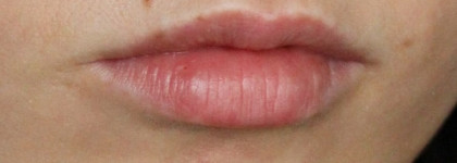 Губная помада Avon "Сияние цвета" в оттенках Vivid Cherry (Сочная вишня)  и Iced Mocha (Холодный мокко)