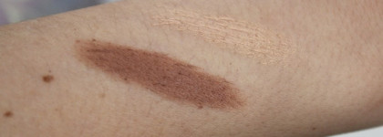 Стик контурирующий Maybelline Master Contour V-Shape Contouring Duo в оттенке 01 Light+ свотч оттенка 02 Medium