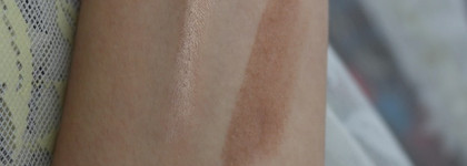 Стик контурирующий Maybelline Master Contour V-Shape Contouring Duo в оттенке 01 Light+ свотч оттенка 02 Medium